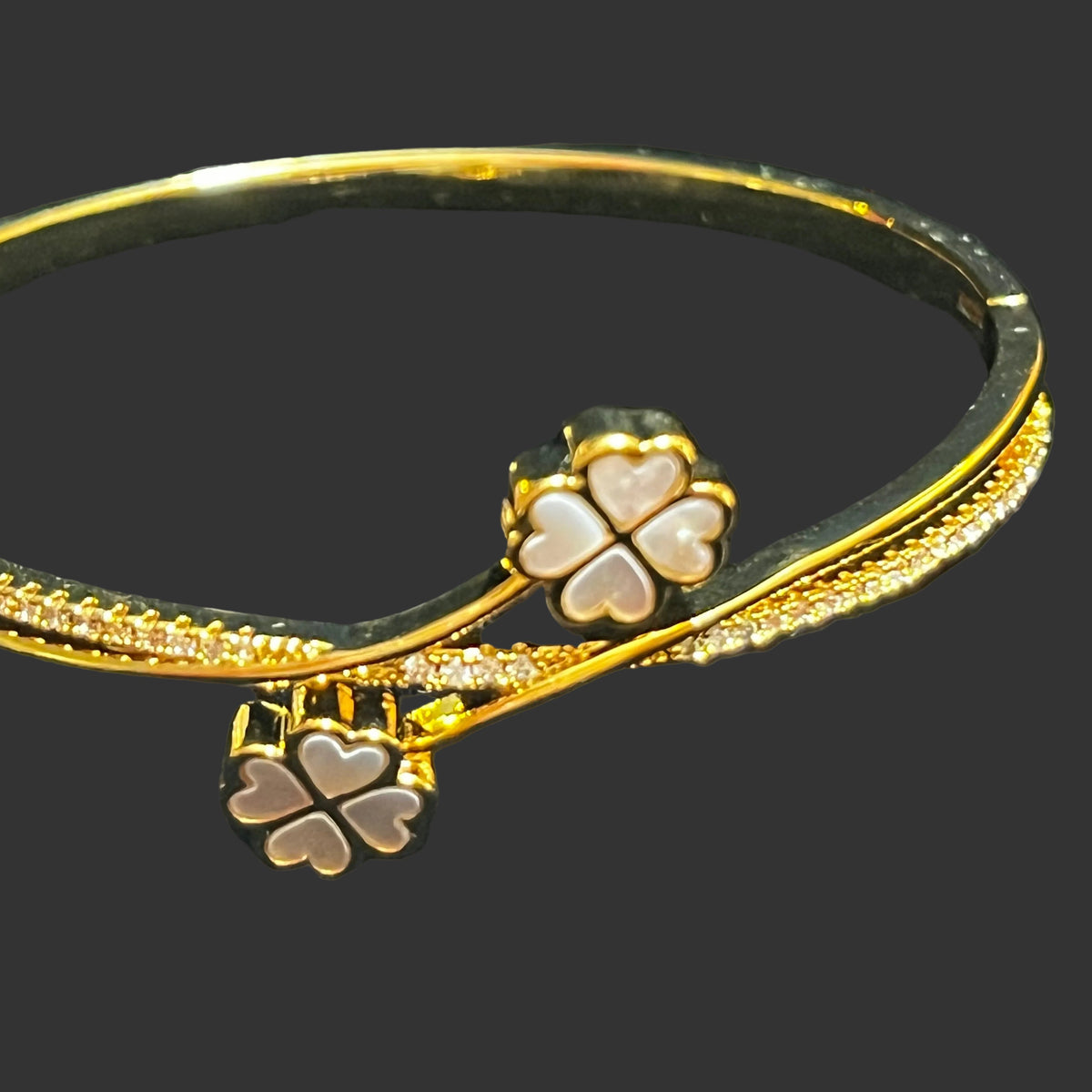 Golden Clover Elegance Bracelet