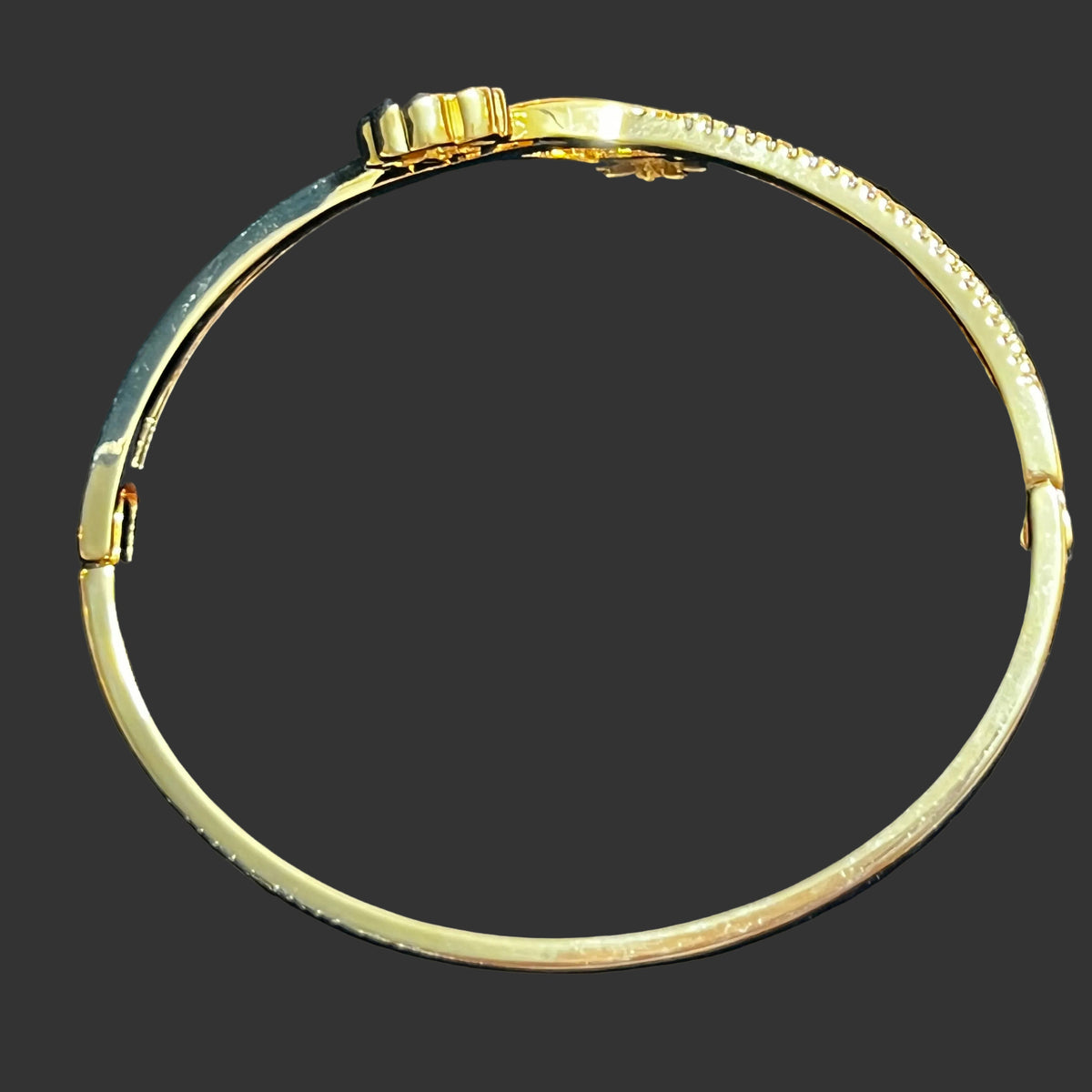 Golden Clover Elegance Bracelet